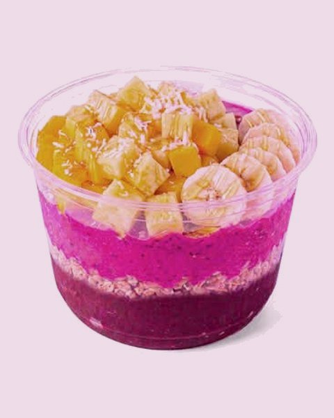 Tropic Smash: pineapple, mango and coconut on the pink dragon-fruit layer.